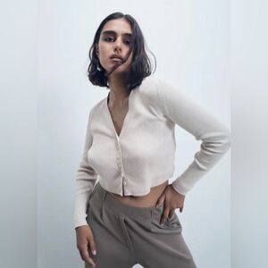 Zara Stylish Ribbed Cropped Knit Sweater Beige Size Small